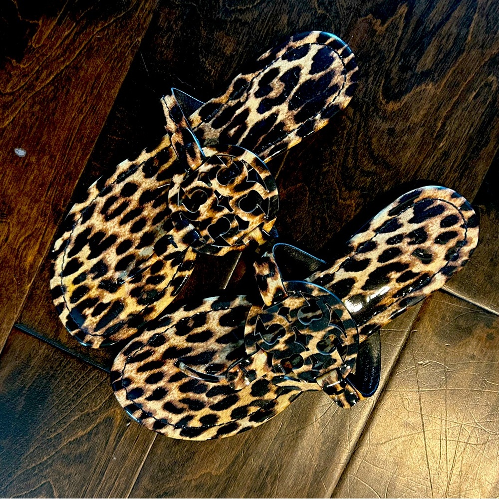 SOLD 🚫 Tory Burch miller sandals